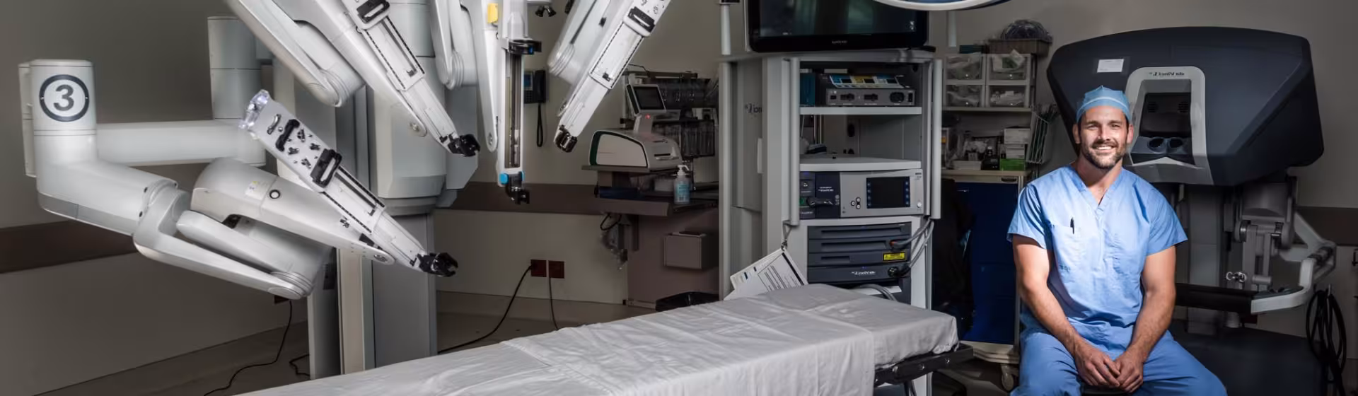 surgery robot and doctor